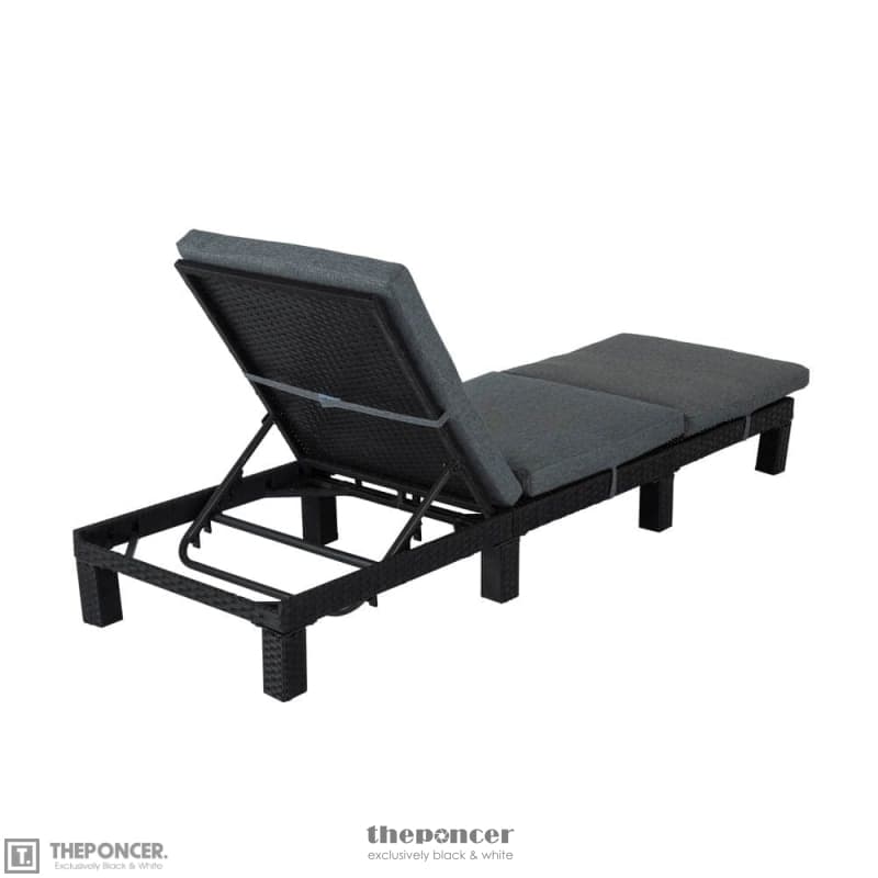 BLACK RATTAN SUNBED WITH ADJUSTABLE RECLINE